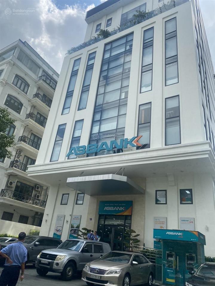 Khách sạn rẻ nhất phố bùi viện, quận 1. 8mx18m  xd hầm 7 tầng  hđt 250triệu/tháng. giá 70tỷ