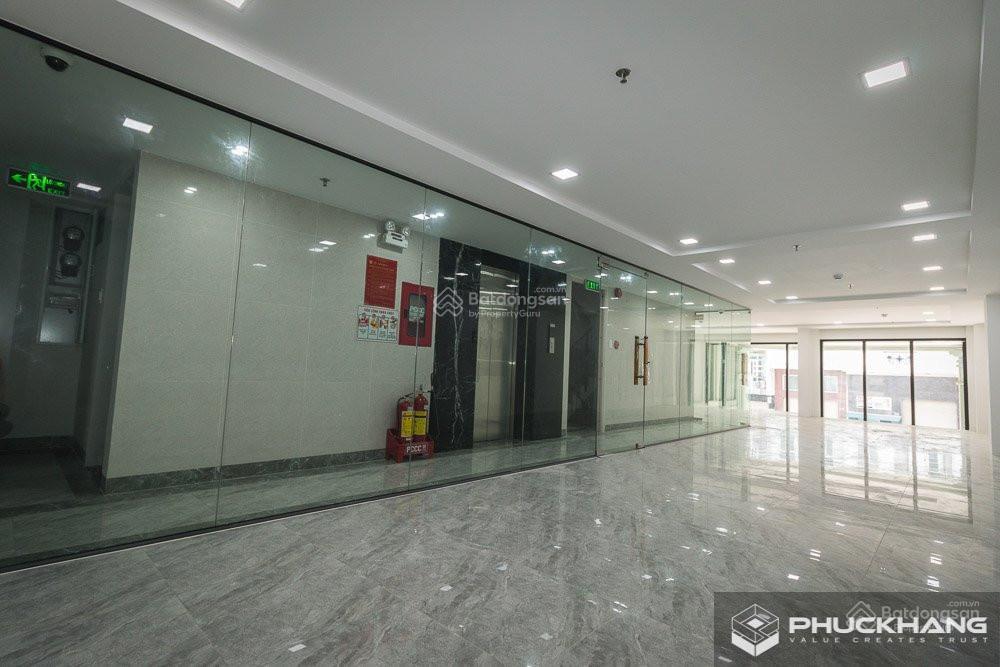 Khách sạn rẻ nhất phố bùi viện, quận 1. 8mx18m  xd hầm 7 tầng  hđt 250triệu/tháng. giá 70tỷ