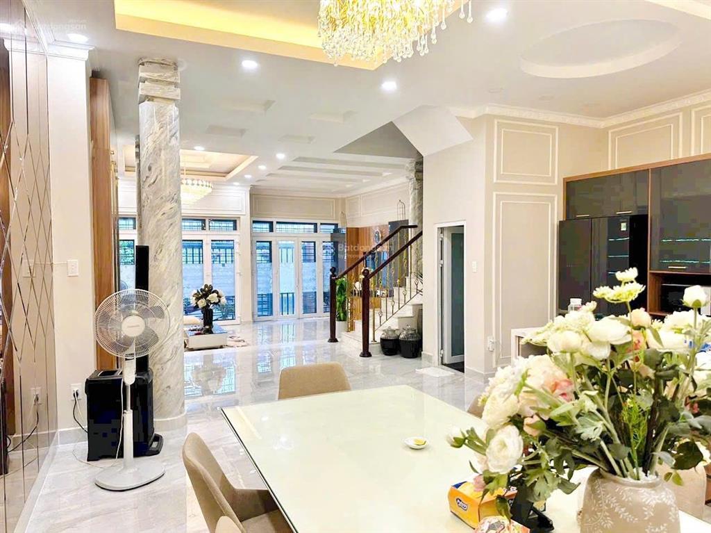 Hạ sâu bán gấp biệt thự cao thắng, quận 10. 13mx25m  4 tầng khu an ninh. gía siêu tốt 170triệu/m2