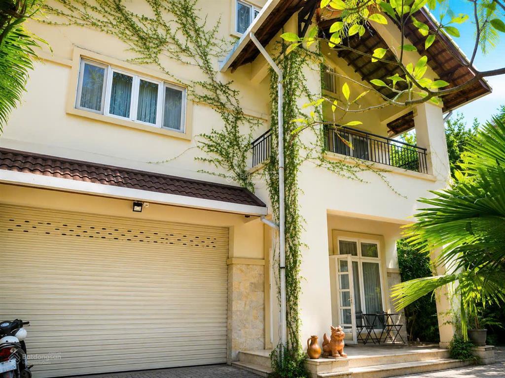 Giảm 50 tỷ, bán biệt thự hồ bơi compound nguyễn văn hưởng, thảo điền. 10mx33m. 3 tầng  176triệu/m2