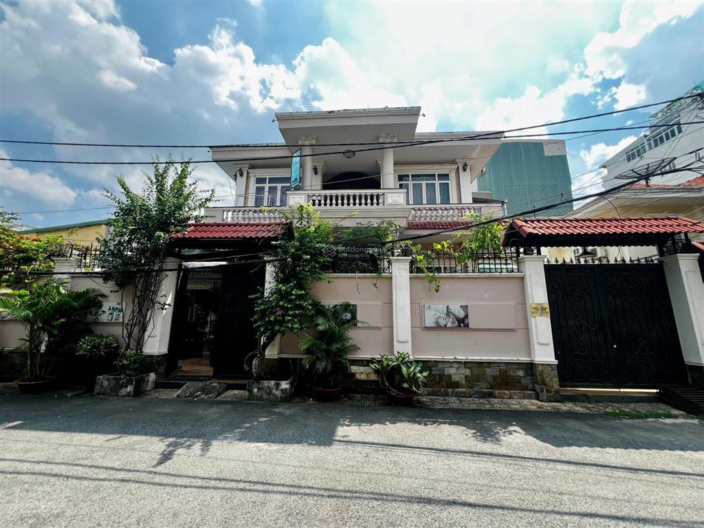 Biệt thự hồ bơi compound nguyễn văn hưởng, thảo điền. 12mx29m hầm 4 tầng  hdt 150triệu. giá 105tỷ