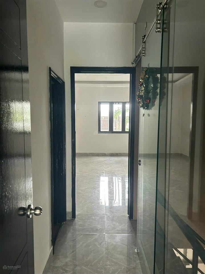 Cho thuê nhà 1trệt 1 lầu đường hậu giang, tân bình 5mx30m  phù hợp làm công ty, ở. giá 25triệu