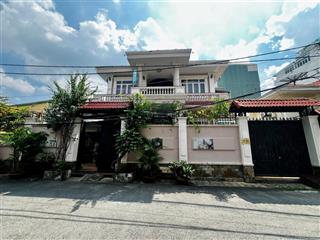 Khuôn lớn 500m2 đường nguyễn văn hưởng, thảo điền. 20mx25m  3 tầng xd hầm 7 tầng  giá 99 tỷ