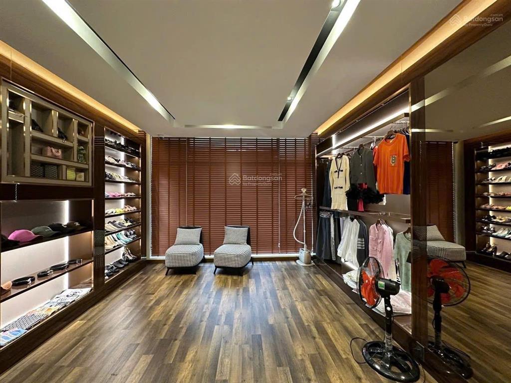 Khuôn lớn 500m2 đường nguyễn văn hưởng, thảo điền. 20mx25m  3 tầng xd hầm 7 tầng  giá 99 tỷ