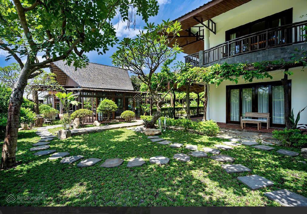 Khuôn lớn ngay góc 2mt nguyễn đình chiểu, lê quý đôn  373m2  2 tầng  400 triệu/tháng. giá 135 tỷ
