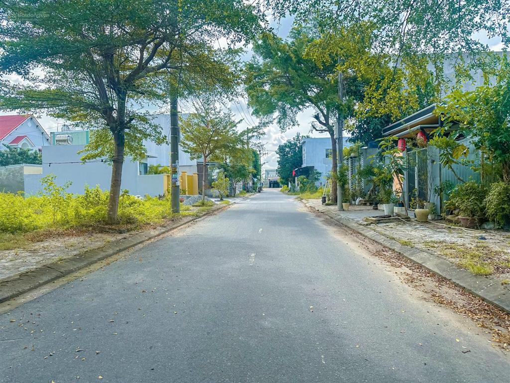 Góc 2 mặt tiền đối lưng đường lớn 23m25
