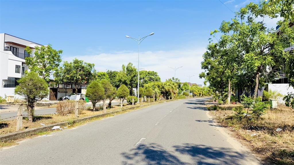 Nền biệt thự 16m ngang ngay fpt city, hướng đông đẹp