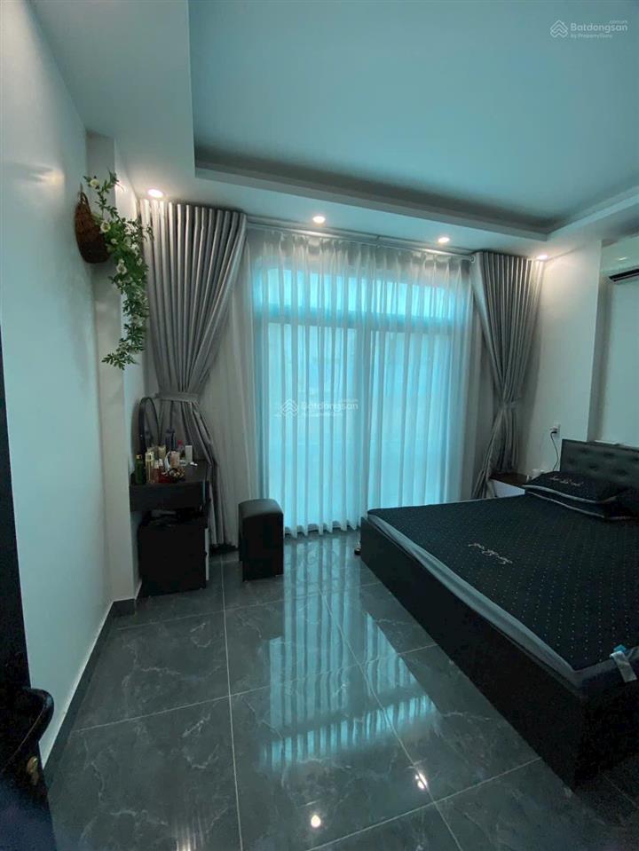 2,75 tỷ nhà 3 tầng độc lập ngay quy tức!