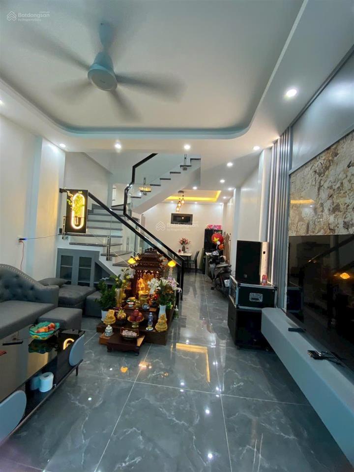 2,75 tỷ nhà 3 tầng độc lập ngay quy tức!