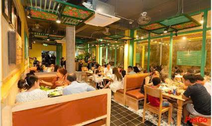 Cho thuê nhà mặt phố chân cầm  hoàn kiếm, diện tích 300m x 2 tầng, mặt tiền 12m, giá 250 triệu