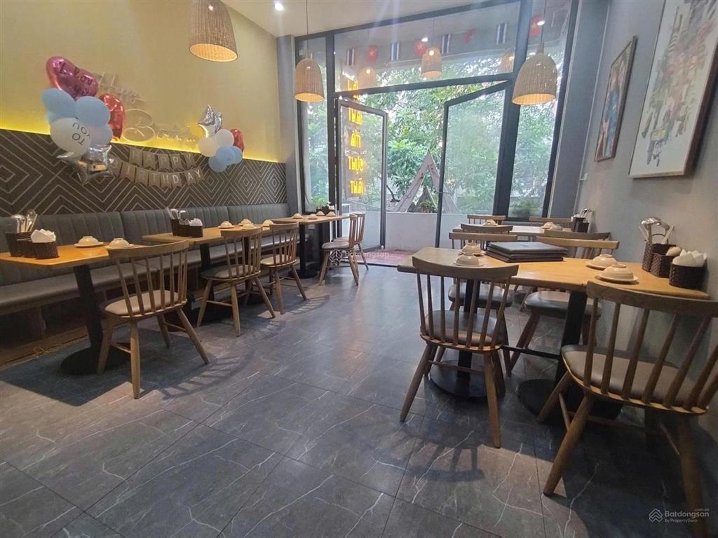 Siêu phẩm cho thuê nhà mặt phố cầu gỗ  hoàn kiếm, diện tích 50m2, mặt tiền 4m, giá 60 triệu