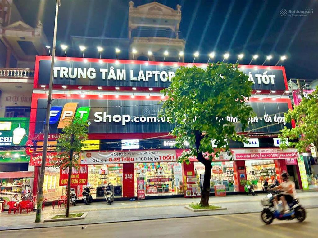 Cho thuê nhà mặt phố thái phiên  hai bà trưng, diện tích 190m x 2 tầng, mặt tiền 8m, vị trí đẹp