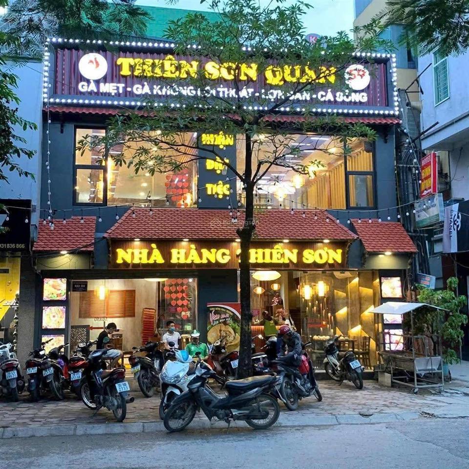 Cho thuê nhà mặt phố dịch vọng hậucầu giấy, diện tích t1 100m, t2 t3 50m, mặt tiền 6m, giá 27tr