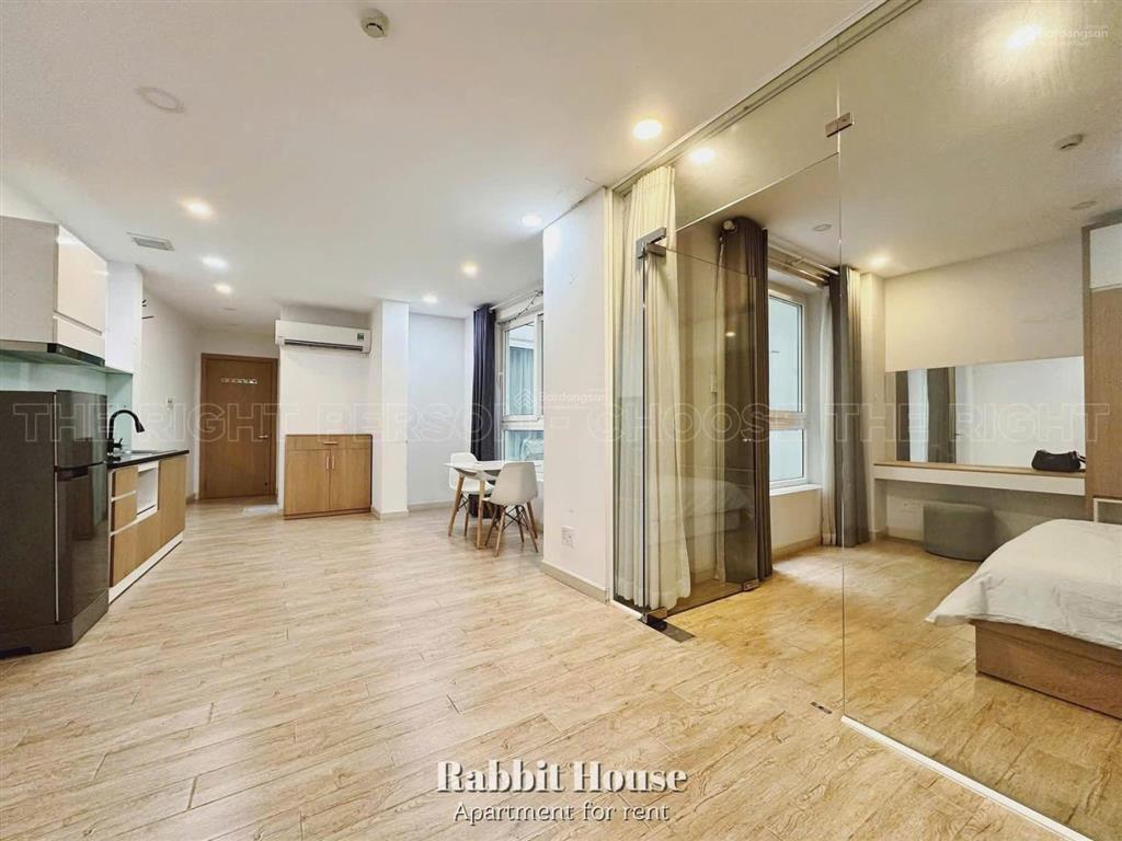 Cho thuê căn hộ 1 phòng ngủ sân vườn gần nhà thờ tân định, hồ con rùa, quận 3