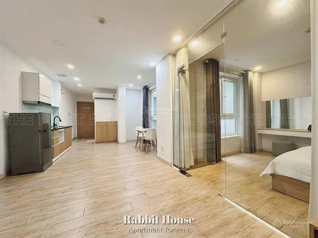 Cho thuê căn hộ 1 phòng ngủ sân vườn gần nhà thờ tân định, hồ con rùa, quận 3