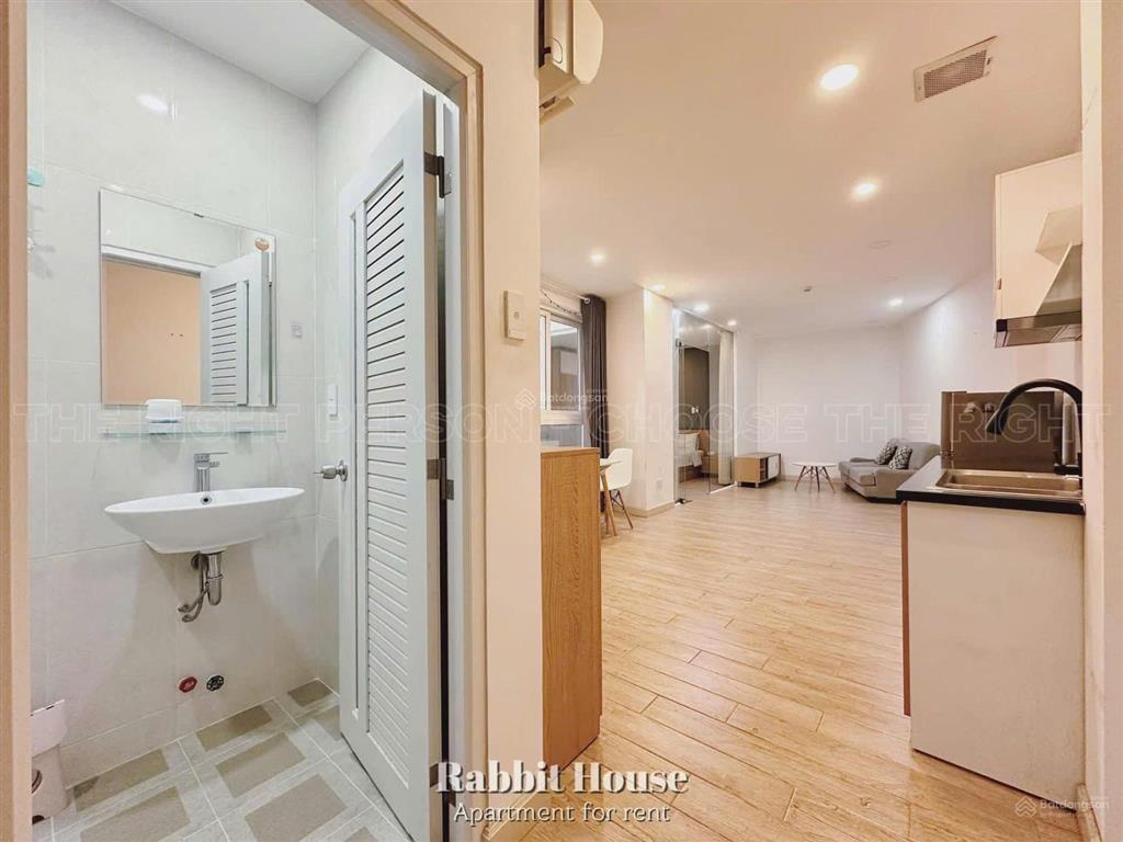 Cho thuê căn hộ 1 phòng ngủ sân vườn gần nhà thờ tân định, hồ con rùa, quận 3