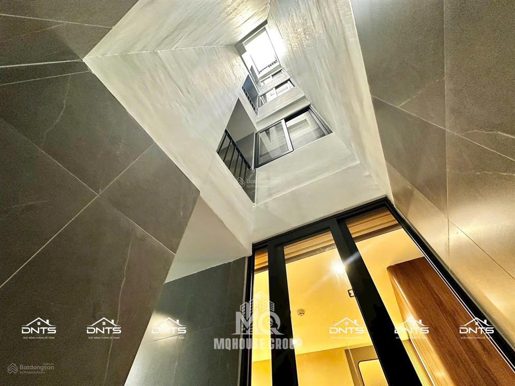 Cho thuê căn hộ 1 phòng ngủ ban công mới hoàn thiện gần chợ tân định, vòng xoay dakao
