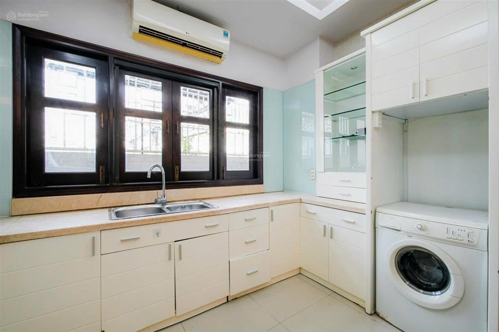 Cho thuê căn 2 phòng ngủ gần chợ tân định, nhà thờ, công viên lê văn tám, giặt sấy riêng