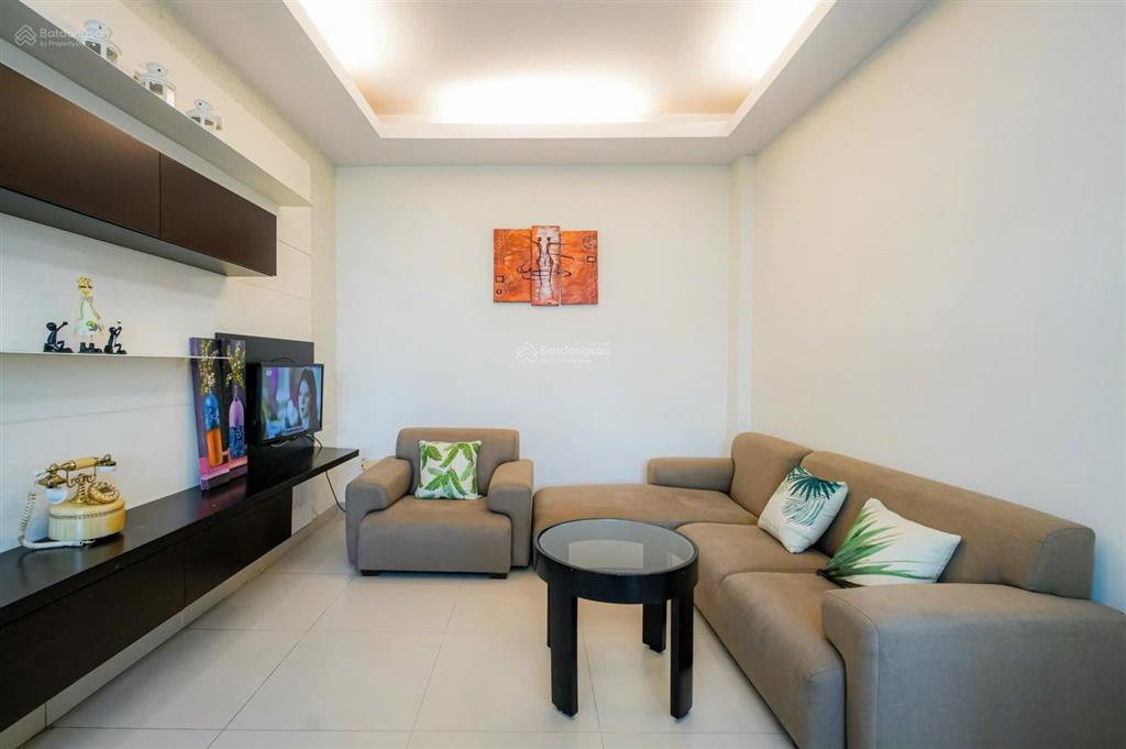 Cho thuê căn 2 phòng ngủ gần chợ tân định, nhà thờ, công viên lê văn tám, giặt sấy riêng