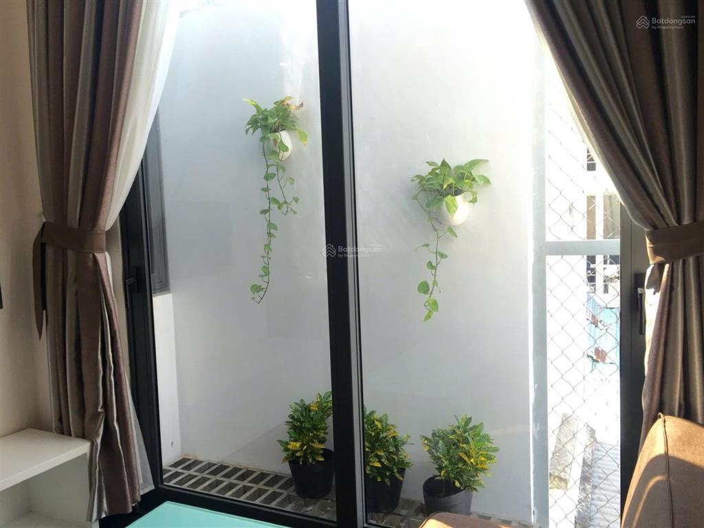 Cho thuê căn hộ 1pn ban công gần bùi viện, chợ thái bình, quận 1