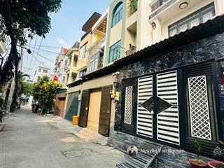 Hiếm. nhà 3 tầng hxt. thông tứ hướng. cạnh phạm văn đồng. full nội thất cao cấp. hoàn công đầy đủ