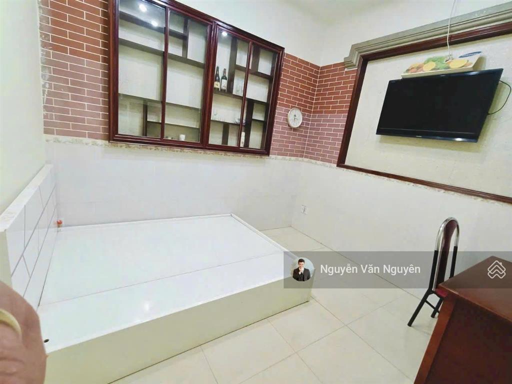 Bán nhà hẻm nhựa xe hơi cạnh hoàng diệu 2. thu nhập sẵn 22tr/th. 104m2 ngang 5.01m. tiện ích full