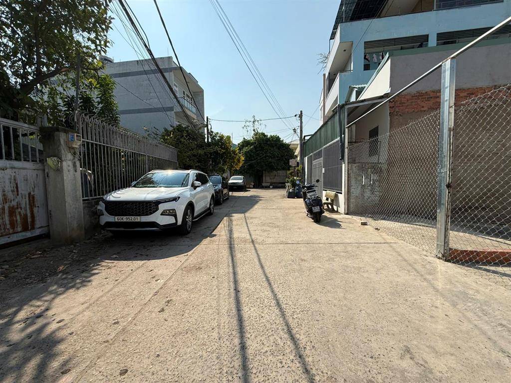 Siêu phẩm linh chiểu  đất hẻm xe hơi đường 17  ngang 6m cực hiếm . tiện ích bao vây 1km. sd 105m