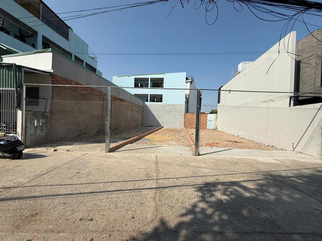 Siêu phẩm linh chiểu  đất hẻm xe hơi đường 17  ngang 6m cực hiếm . tiện ích bao vây 1km. sd 105m