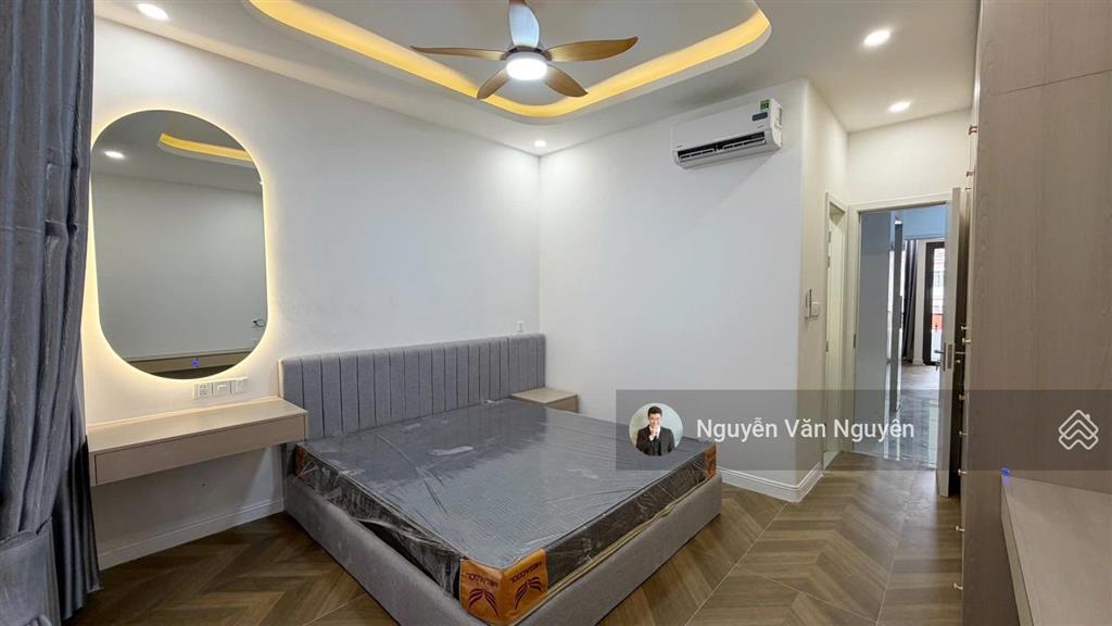 Bán nhà phố cao cấp quận 9 thang máy, full nội thất cao cấp mới, giá chỉ 10.6 tỷ. tiện ích đầy đủ