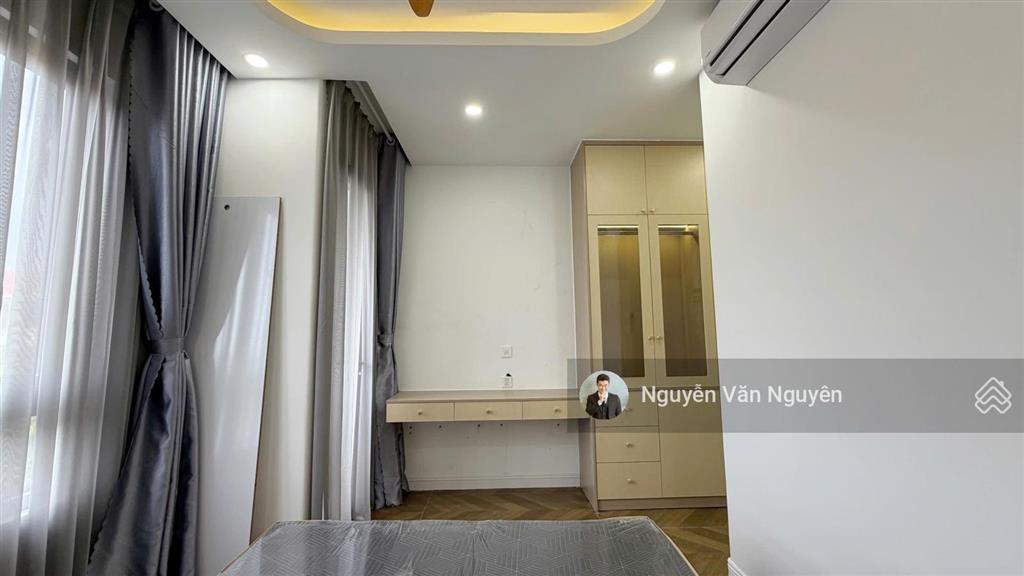 Bán nhà phố cao cấp quận 9 thang máy, full nội thất cao cấp mới, giá chỉ 10.6 tỷ. tiện ích đầy đủ