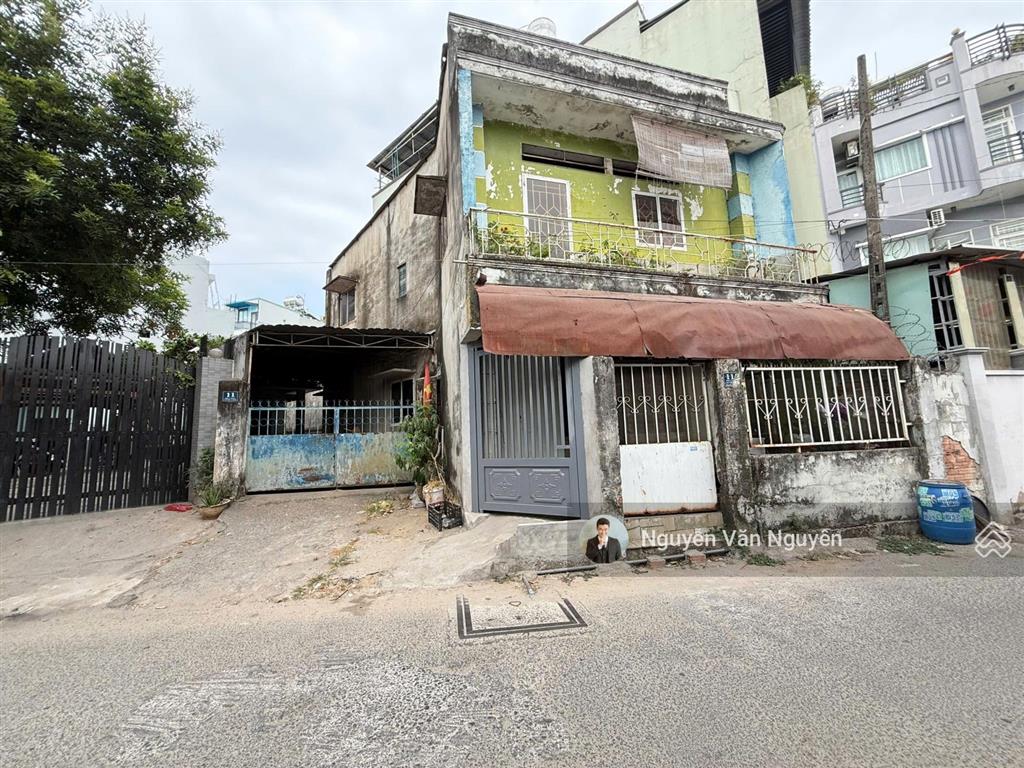 Bán đất tặng nhà ngay đh ngân hàng  trong khu him lam linh chiểu. dt 182,2m2 (9,6x18). hầm + 6 lầu