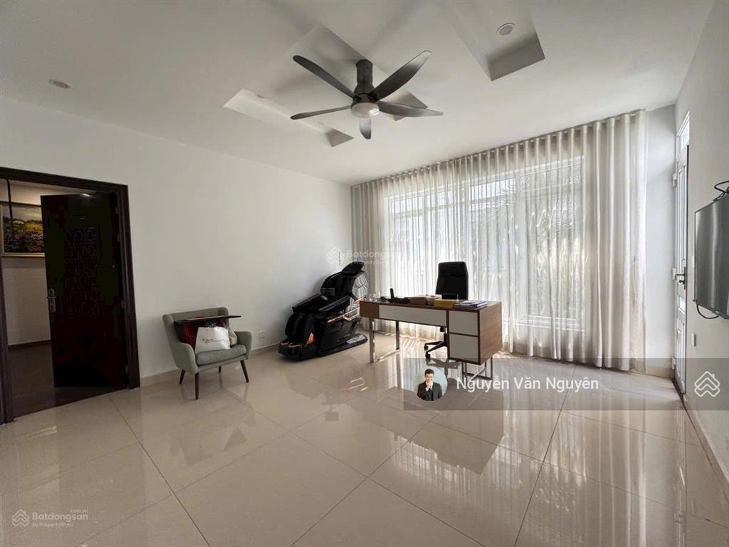 Hàng hiếm ! biệt thự ngay trục liên phường dt 180 ngang 10. khu đồng bộ, bàn cờ. cạnh global city