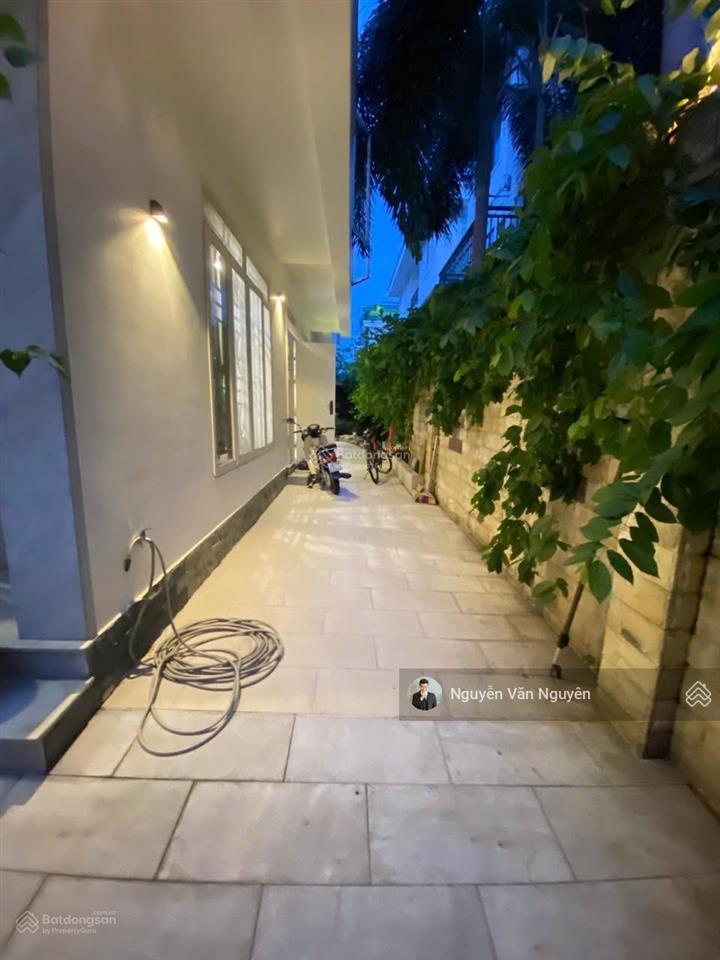 Hàng hiếm ! biệt thự ngay trục liên phường dt 180 ngang 10. khu đồng bộ, bàn cờ. cạnh global city