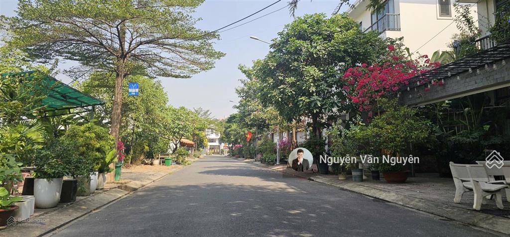 Hàng hiếm ! biệt thự ngay trục liên phường dt 180 ngang 10. khu đồng bộ, bàn cờ. cạnh global city