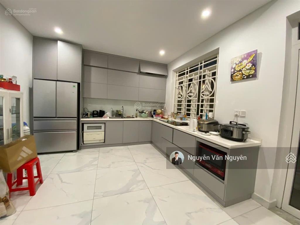 Hàng hiếm ! biệt thự ngay trục liên phường dt 180 ngang 10. khu đồng bộ, bàn cờ. cạnh global city