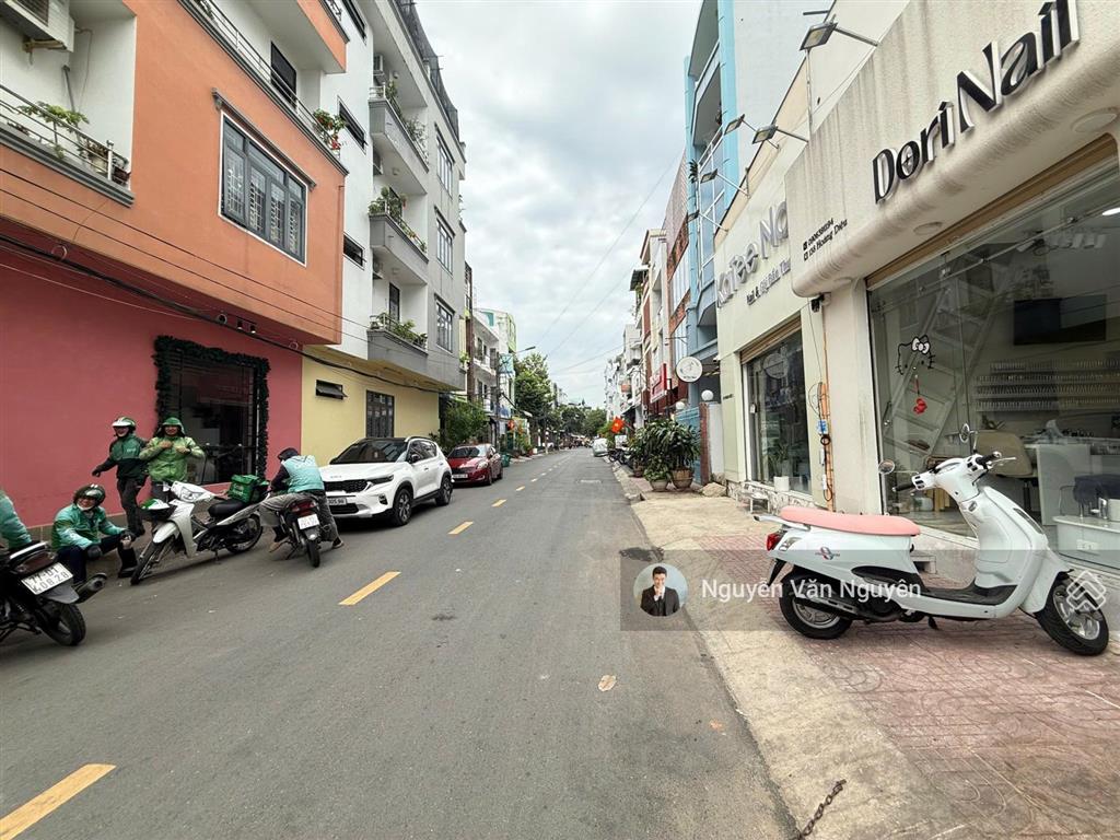 Giá tốt  khu himlam  hoàng diệu 2, 5 tầng 8pn8wc  ngang 4.5m, hướng đn. đối diện công viên