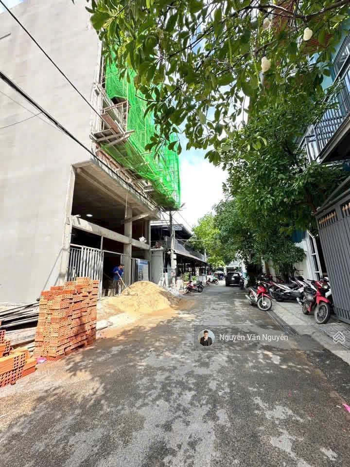 Hàng hiếm ngay hoàng diệu 2 đất hẻm ô tô tránh nhau có vỉa hè. xây được 5 lầu. tiện ích đầy đủ 1km