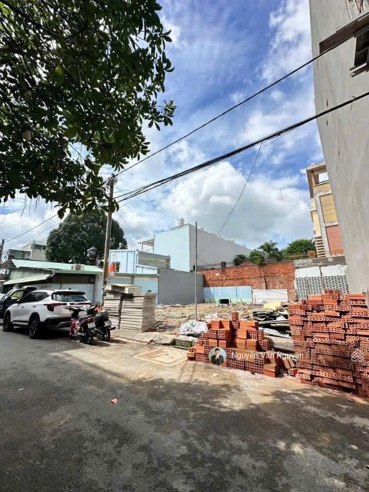 Hàng hiếm ngay hoàng diệu 2 đất hẻm ô tô tránh nhau có vỉa hè. xây được 5 lầu. tiện ích đầy đủ 1km