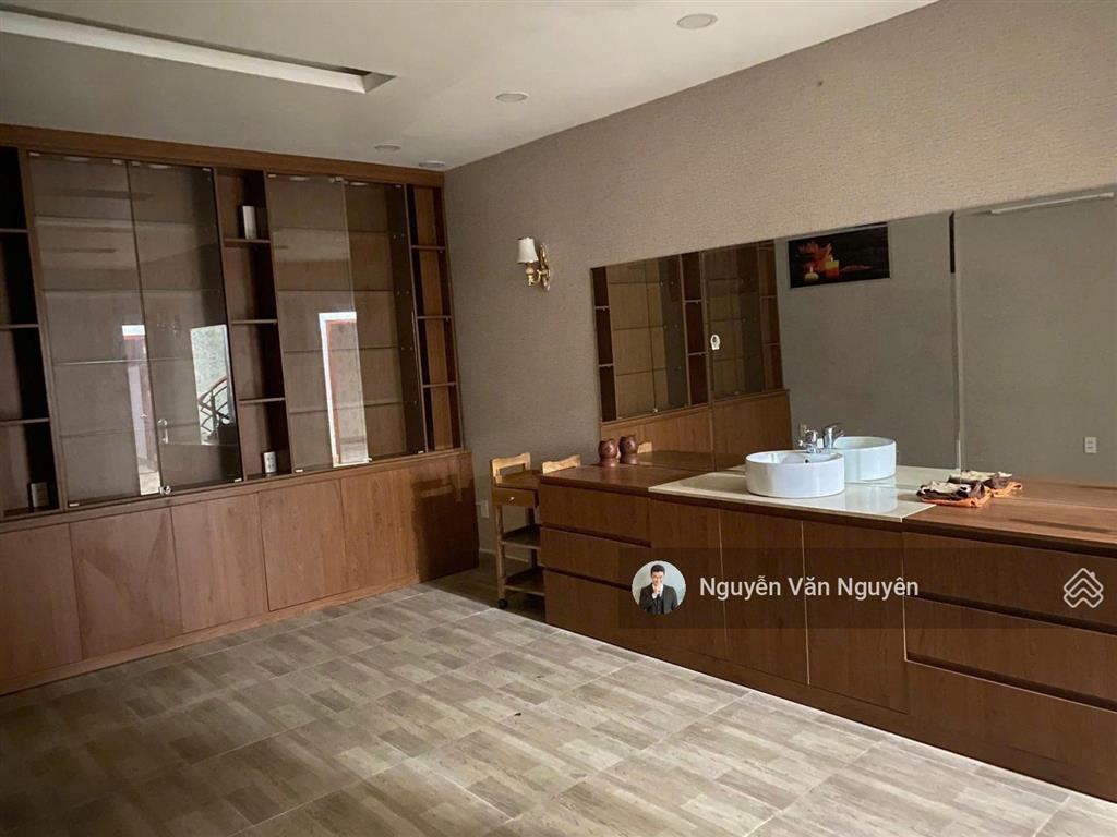 Hiếm  nhà đẹp 4 tầng hẻm xe tải kdc đường hoàng diệu 2 đồng bộ, an ninh. tiện ích đầy đủ quanh 1km