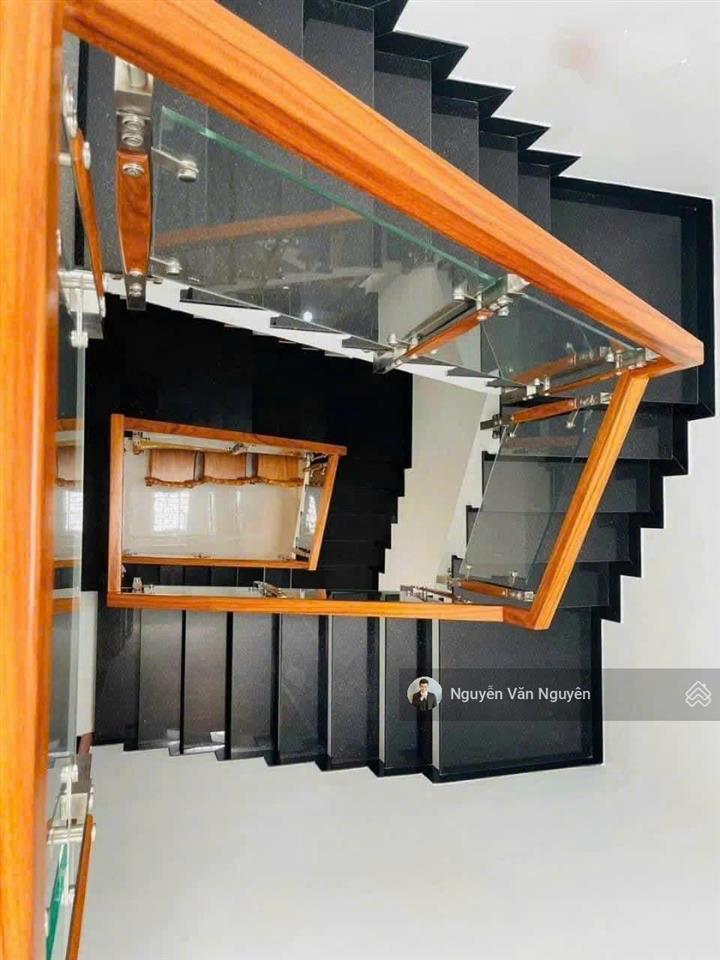 Hiếm! bán nhà mặt tiền đường 4 linh tây, dt 106m2 ngang 4m, 3 tầng, nội thất cao cấp, cạnh pvđ
