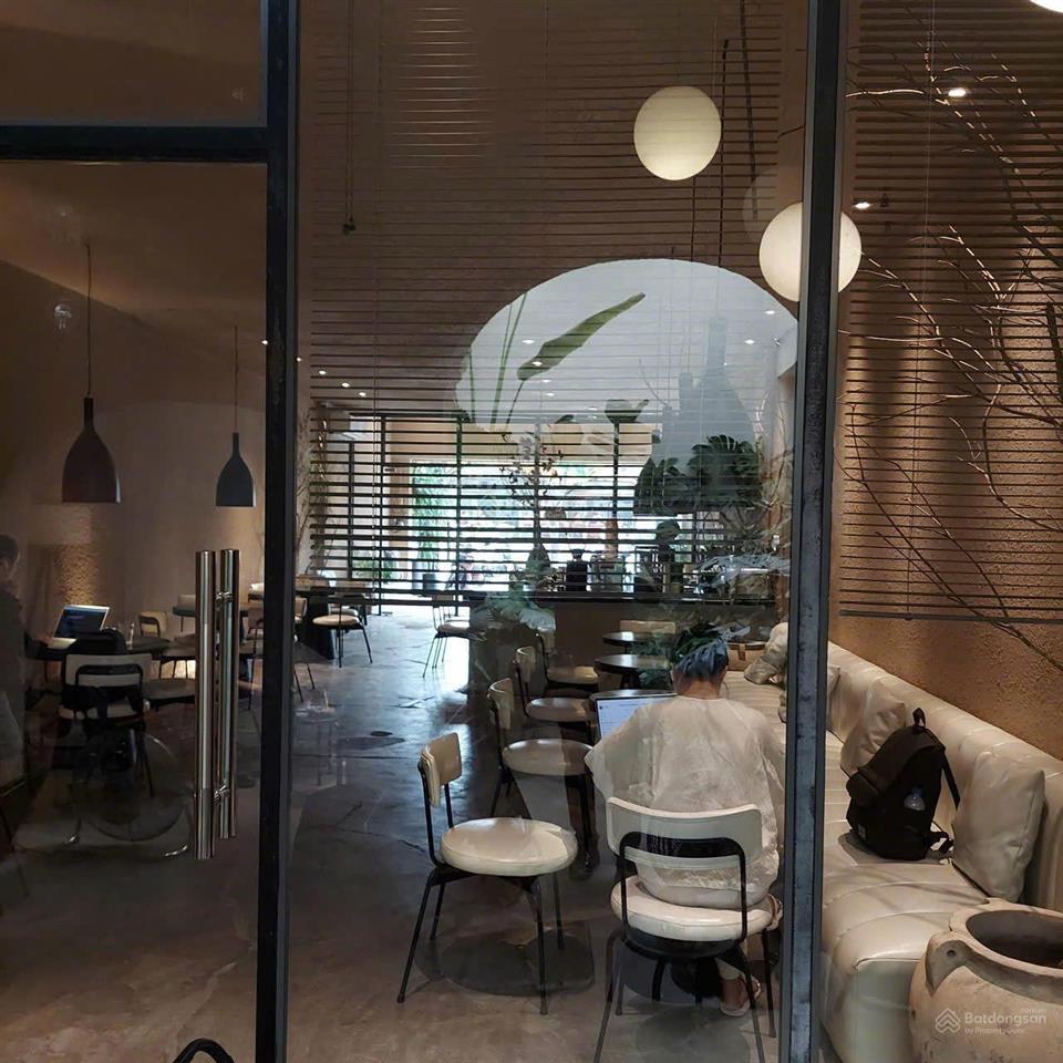 Siêu phẩm ngang 6m cách trạm metro 200m, cung đường kinh doanh, f&b sung. dòng tiền 480 triệu/năm