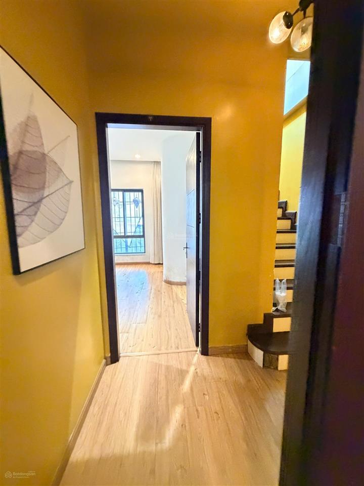 Bán nhà 3 tầng 2 mt đường số 10 linh chiểu kinh doanh tốt  cạnh vincom thủ đức. dt 81m2 ngang 5.5m