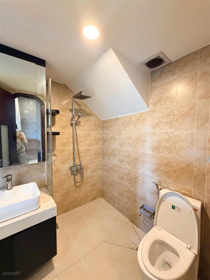 Bán nhà 3 tầng 2 mt đường số 10 linh chiểu kinh doanh tốt  cạnh vincom thủ đức. dt 81m2 ngang 5.5m
