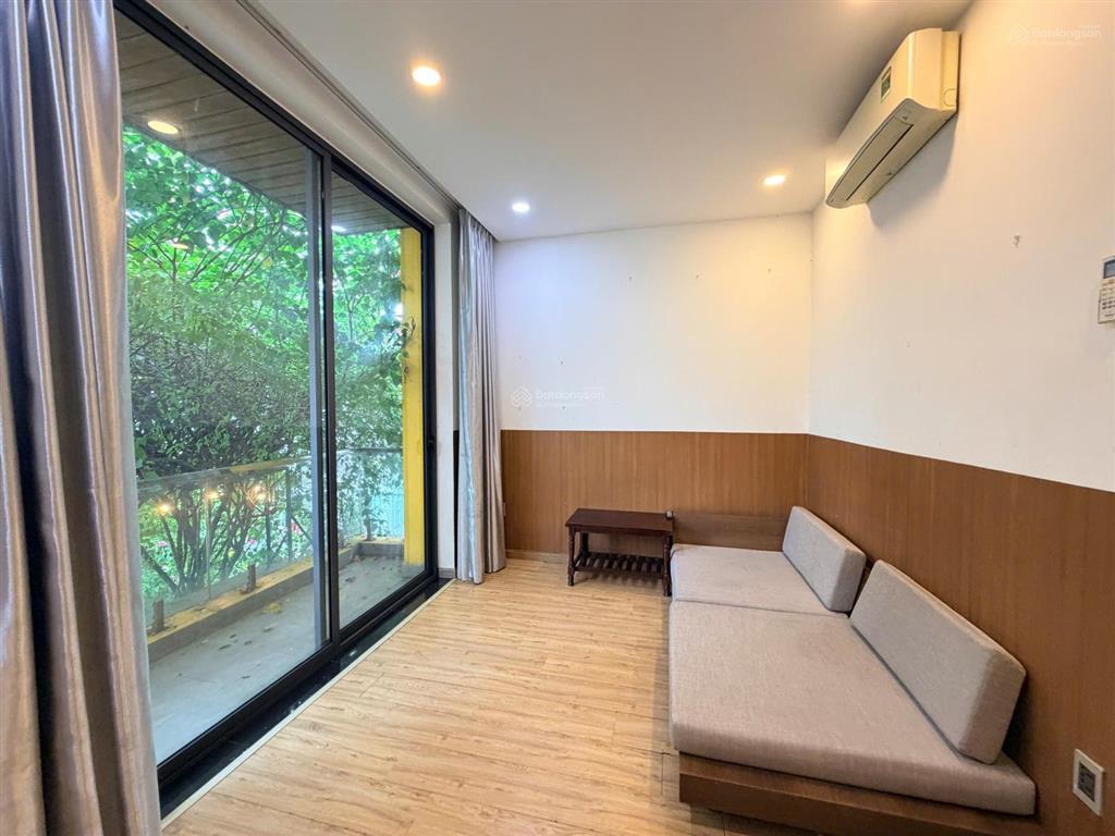Bán nhà 3 tầng 2 mt đường số 10 linh chiểu kinh doanh tốt  cạnh vincom thủ đức. dt 81m2 ngang 5.5m