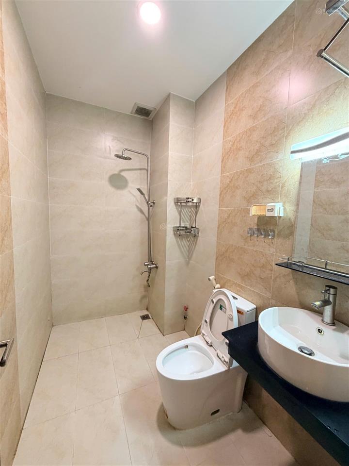 Bán nhà 3 tầng 2 mt đường số 10 linh chiểu kinh doanh tốt  cạnh vincom thủ đức. dt 81m2 ngang 5.5m