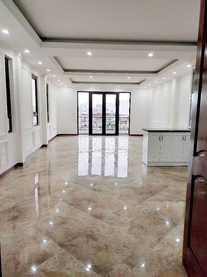 Cho thuê nhà mặt phố ngã tư Trương Định-Bạch Mai, 80m2x3T, lô góc, thang máy. Giá 50tr/th