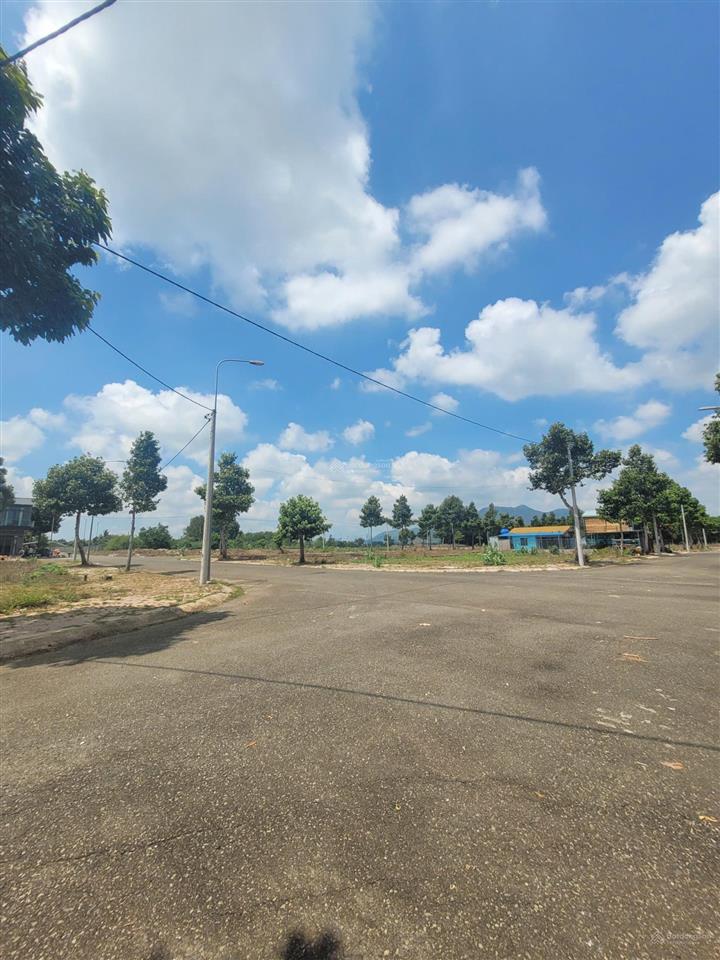 Bán lô góc khu dân cư lan anh 5, vị trí đẹp gần khu công nghiệp, tiện ích xung quanh