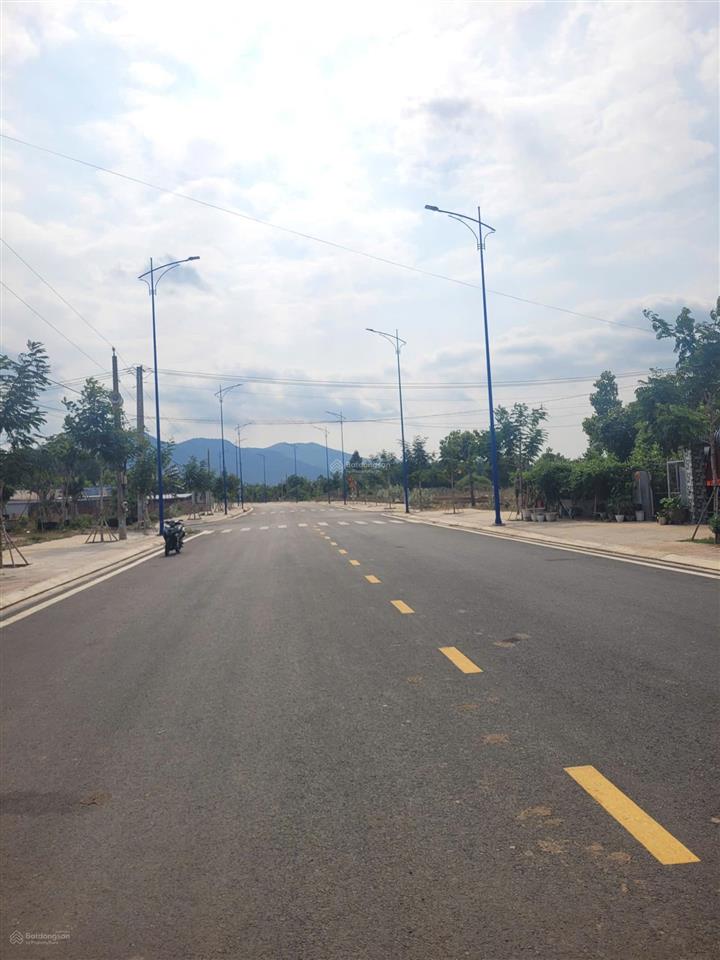 Bán lô góc khu dân cư lan anh 5, vị trí đẹp gần khu công nghiệp, tiện ích xung quanh