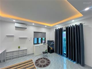 Chính chủ bán nhà mới xây căn góc 2 mặt tiền, 5 tầng ô tô đỗ cửa gần hinode royal park