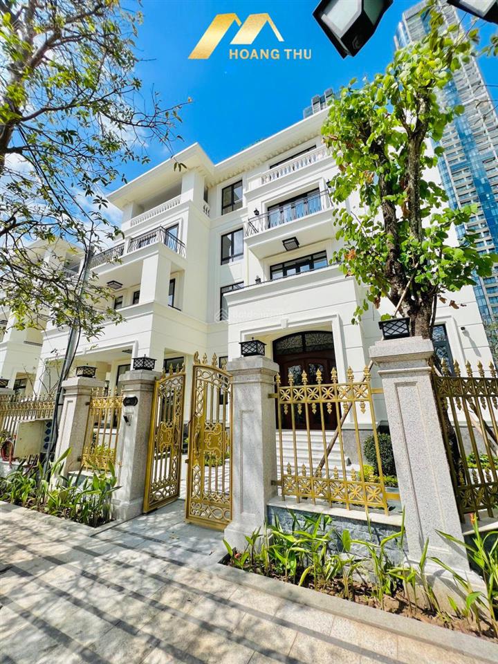 Chính chủ bán căn biệt thự vinhomes ba son q1  dt 225m2  nhà thô đã có sổ đỏ